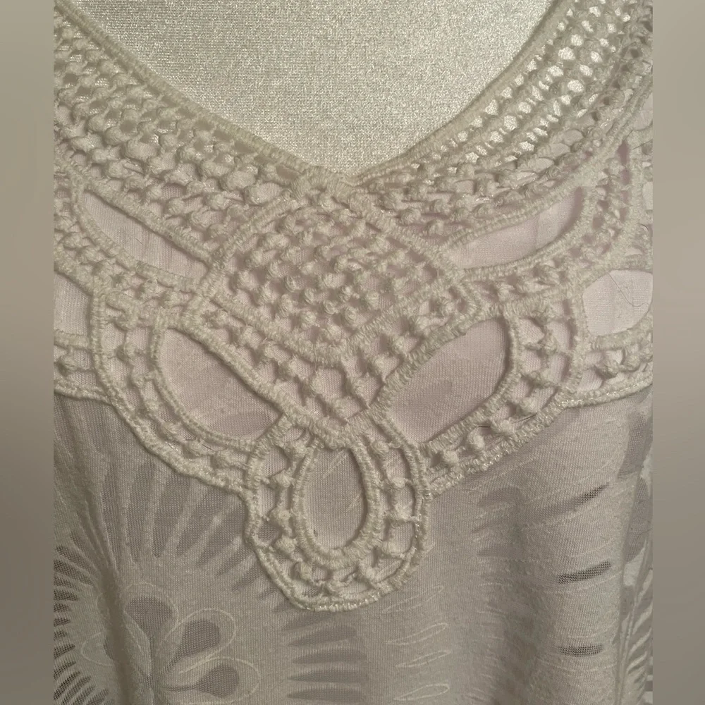 Casual Express white summer top - Picture 3 of 6
